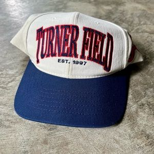 Vintage 90’s Atlanta ATL Braves Turner Field White & Navy Brim Felt Snapback
